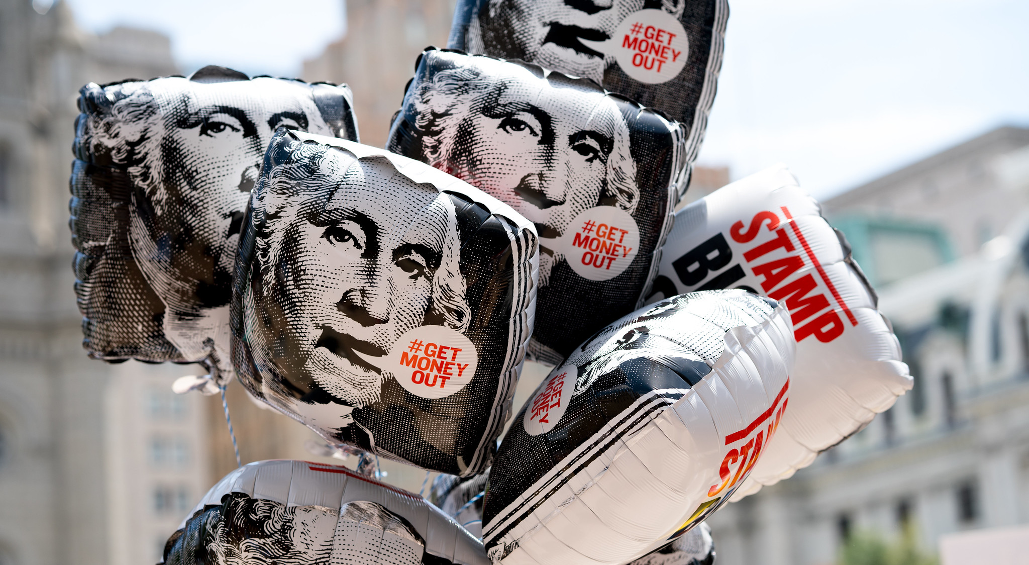 Balloons with George Washington's face on them.