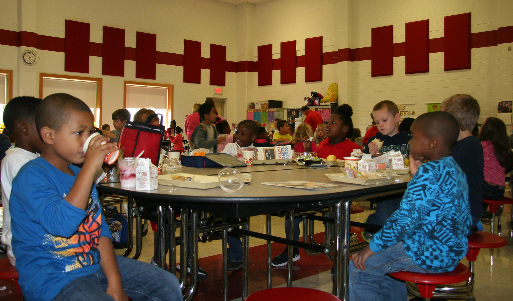 Children eating lunch at school.