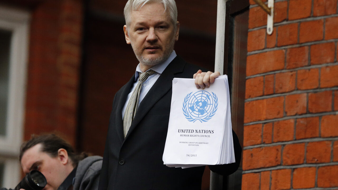 WikiLeaks demands Google and Facebook unseal US subpoenas